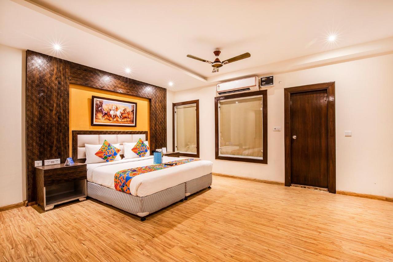 Fabhotel Shoba Estate Delhi Airport Nova Deli Exterior foto